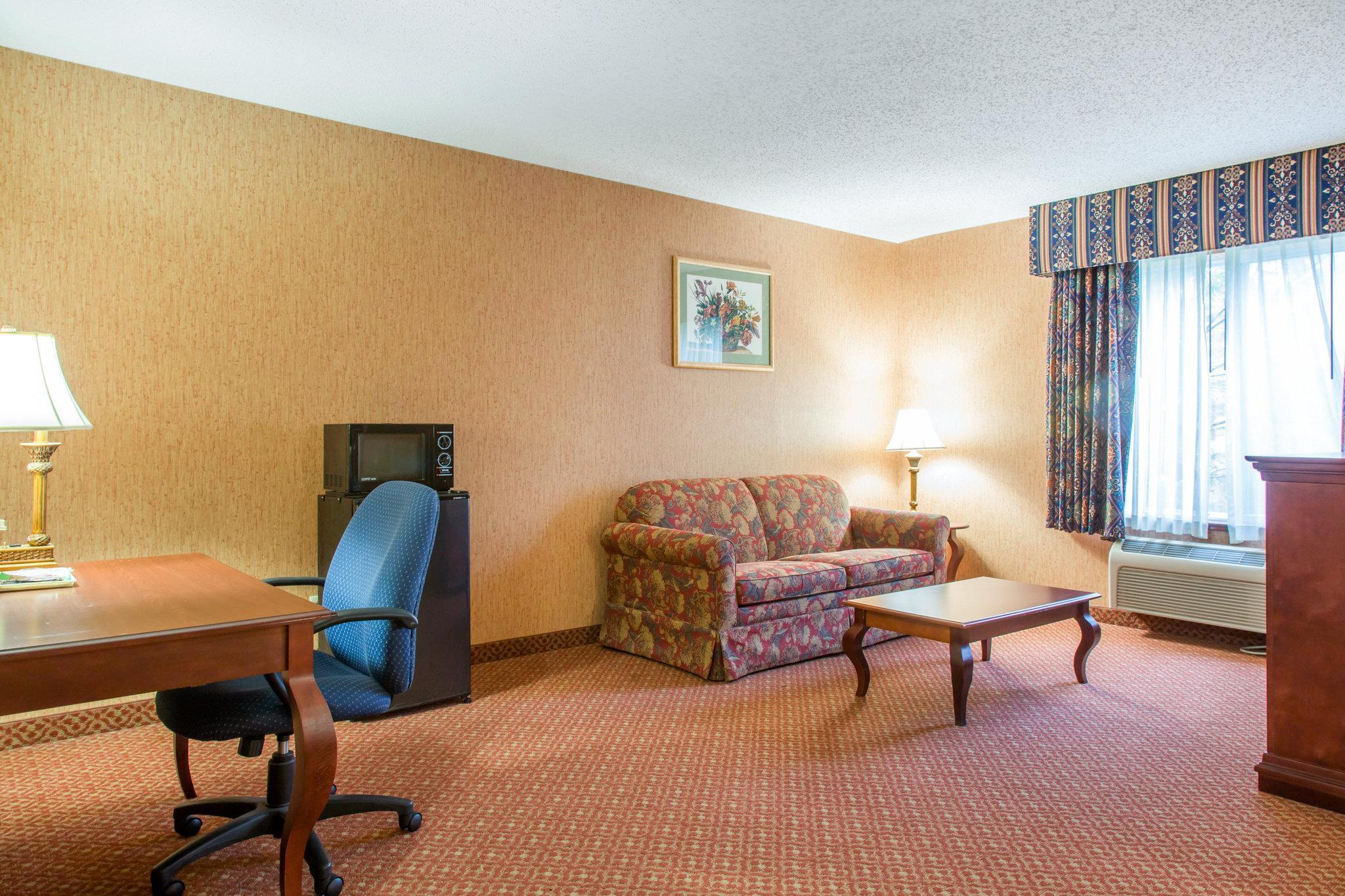 Quality Inn & Suites Meriden Zewnętrze zdjęcie